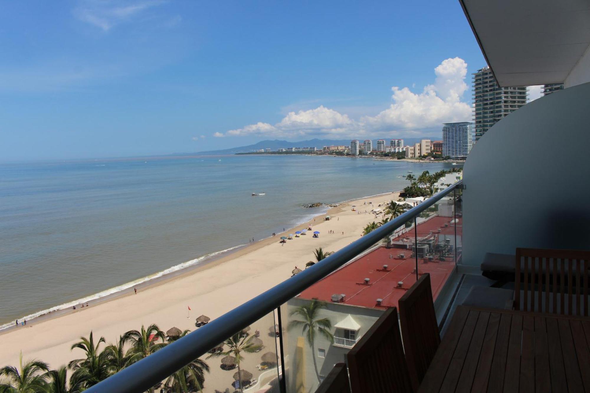 PENINSULA VALLARTA , Departamentos Piso 8 y 10 hacia el Mar Puerto Vallarta Exterior foto